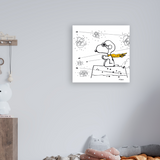 Snoopy, the Red Baron ritrae Snoopy con una sciarpa gialla, in posa eroica sopra la sua cuccia, immaginandosi come un aviatore.