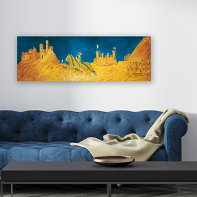 Ambientazione quadro Papericcio da Milano di Michelangelo Rossino, un'opera artistica che rielabora con ironia la scena medievale di Guidoriccio da Fogliano, mostrando pavoni colorati in un paesaggio fantastico dorato.