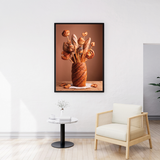 Ambientazione Quadro Opera d'arte 'Bread Vase Large' di Carl Warner, un vaso di pane con varie forme di pane e panini che emergono, un pezzo unico che porta l'arte in cucina 🍞🥖