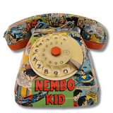 Telefono artistico decorato con fumetti di Nembo Kid - Pezzo unico fatto a mano.