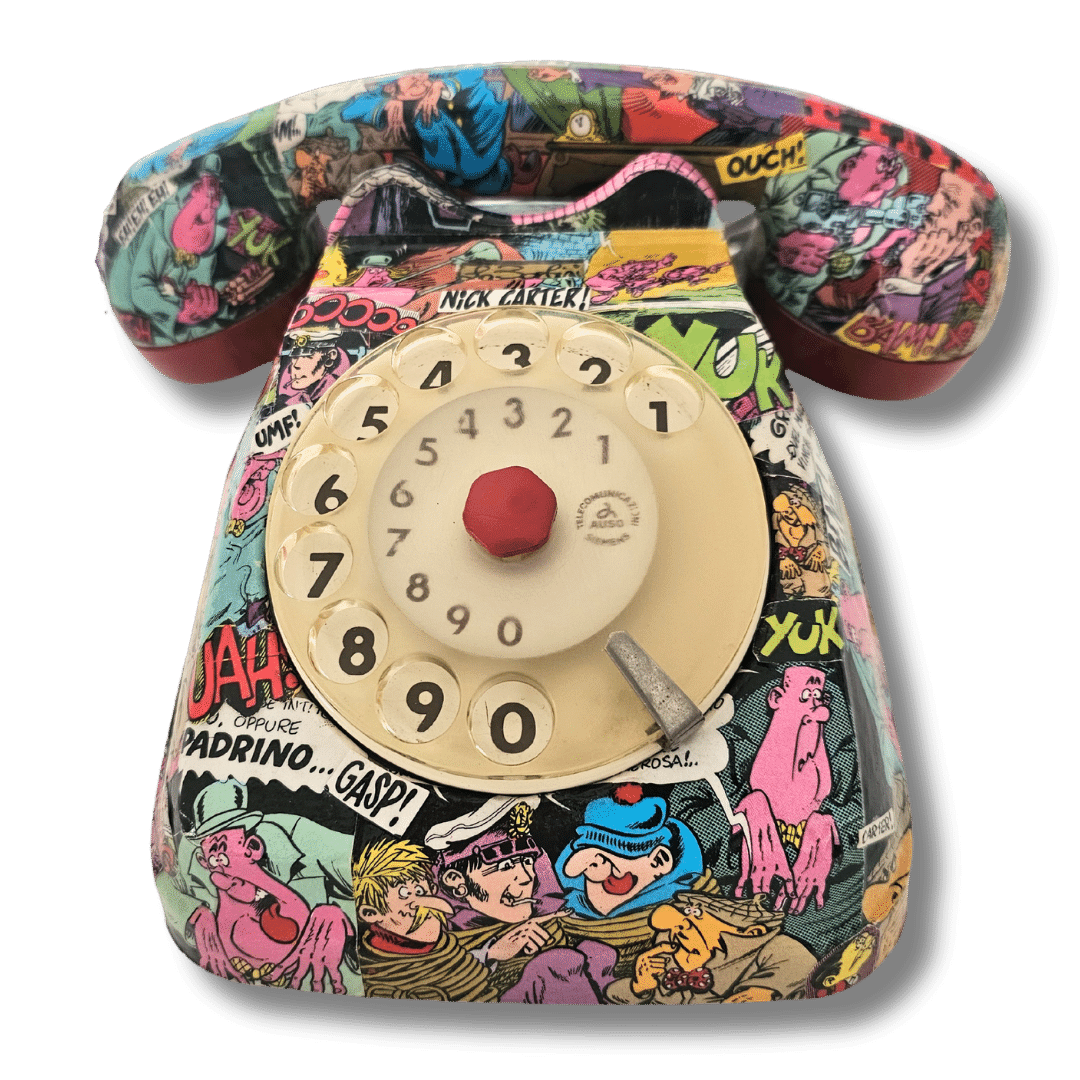 Telefono artistico vintage decorato con immagini dei fumetti di Nick Carter.