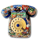 Telefono artistico decorato con immagini di Paperinik, modello a disco, fatto a mano.
