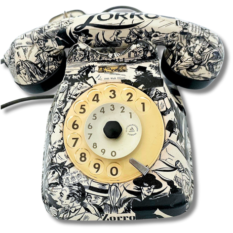 Telefono artistico unico fatto a mano con illustrazioni di Zorro